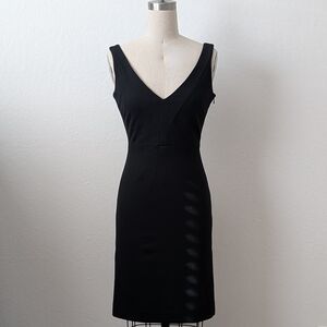 Banana Republic Sleeveless Black V-Neck Shift Dress with Sunburst Size 2